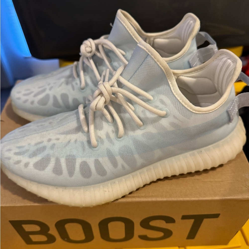 Adidas Yeezy Boost 350 v2 - Mono Ice, Size 9